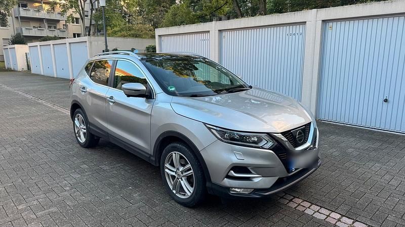 Silber Gebraucht 2018 Nissan Qashqai SUV | 13.999 € (Fairer Preis) - Bild 1/4