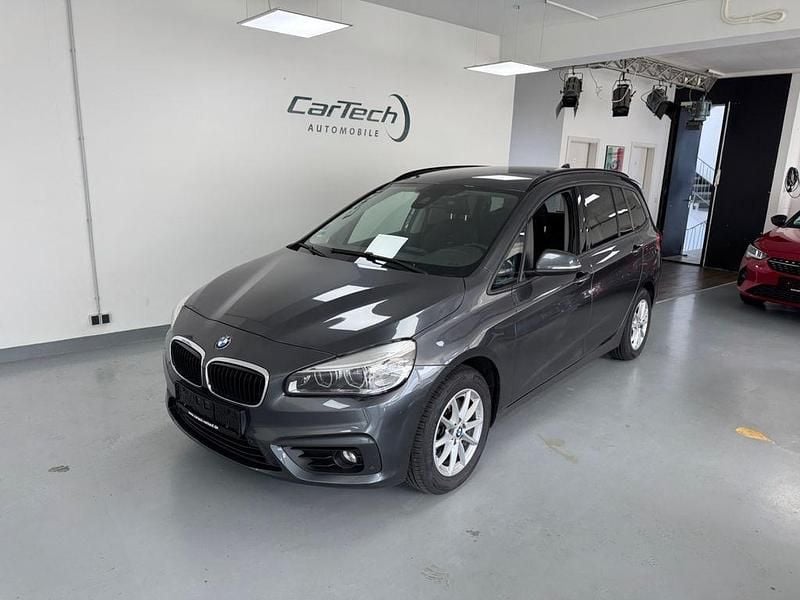 Grau Gebraucht 2018 BMW 218 Gran Tourer Sport Line Van / Kleinbus | 14.990 € (Guter Preis) - Bild 1/4