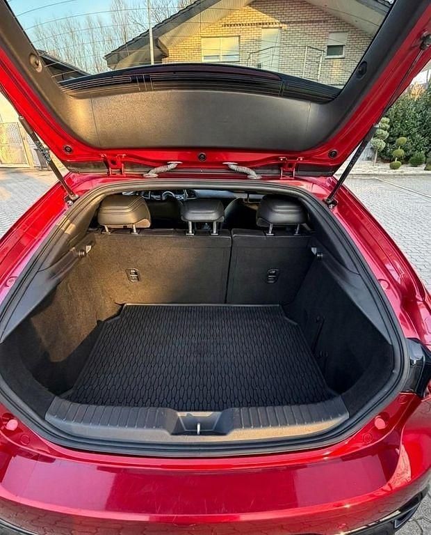 Gebraucht Mazda 3 116 PS (85 kW) 2019 Rot Limousine