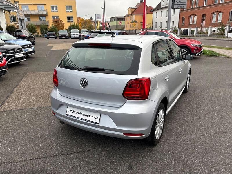Gebraucht VW Polo Comfortline 90 PS (66 kW) 2015 Silber Limousine