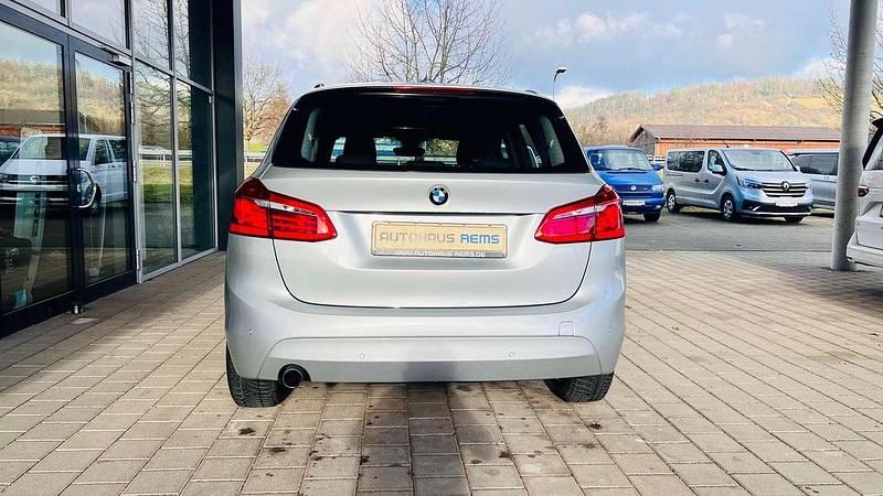 Gebraucht BMW 218 136 PS (100 kW) 2017 Glaciersilber Kombi