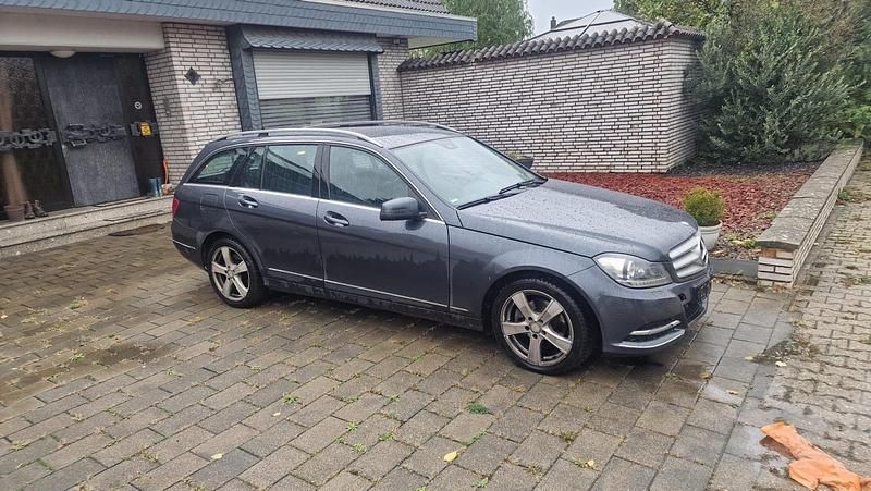 Blau Gebraucht 2012 Mercedes C220 Kombi | 6.500 € (Superpreis) - Bild 1/4