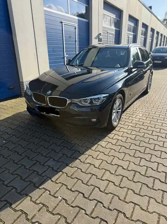 Używany BMW 320 Advantage 190 KM (139 kW) 2018 Czarny Kombi