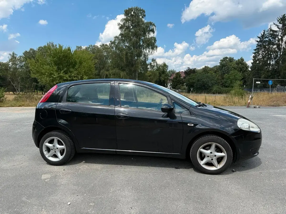 Gebraucht Fiat Punto 77 PS (56 kW) 2009 Schwarz Kleinwagen