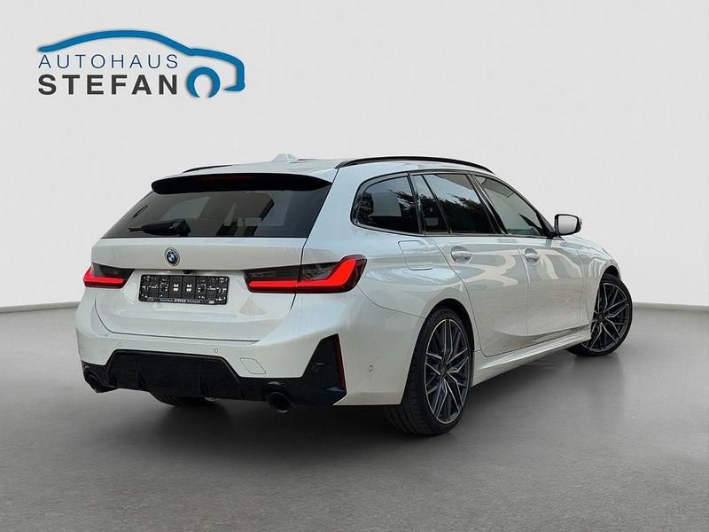 Gebraucht BMW 330 M Sport 286 PS (210 kW) 2023 Weiß Kombi