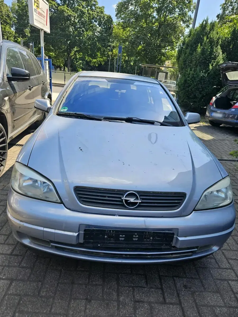 Gebraucht Opel Astra 105 PS (77 kW) 2000 Grau Limousine