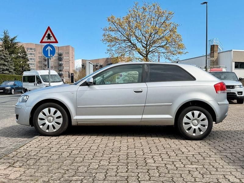 Gebraucht Audi A3 Attraction 116 PS (85 kW) 2007 Silber Kleinwagen