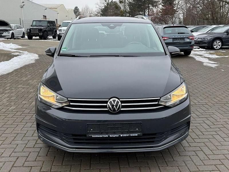 Gebraucht VW Touran Active 150 PS (110 kW) 2023 Grau Van / Kleinbus