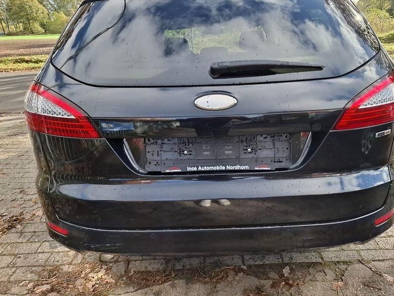 Gebraucht Ford Mondeo 125 PS (91 kW) 2010 Schwarz Limousine