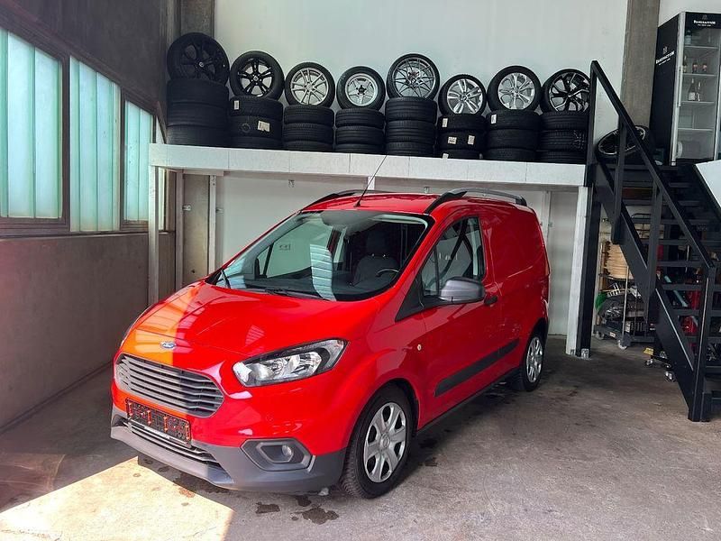 Rot Gebraucht 2019 Ford Transit Trend Van / Kleinbus | 9.990 € (Superpreis) - Bild 1/4