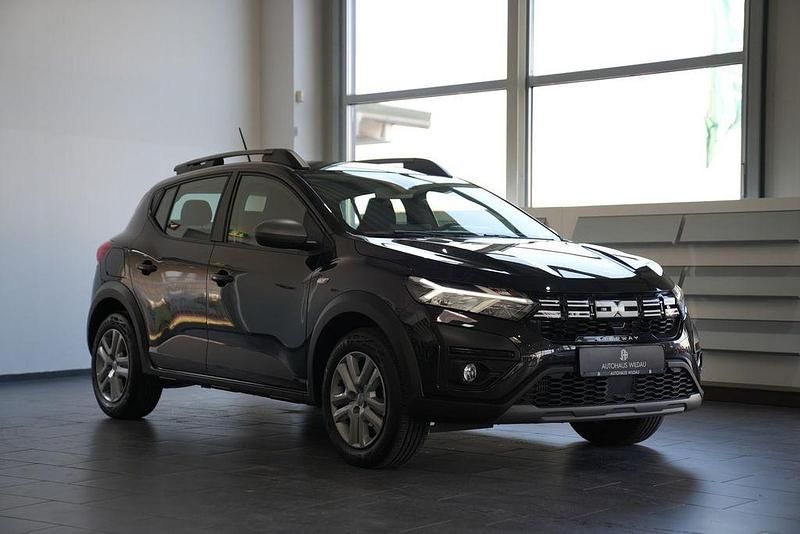 Gebraucht Dacia Sandero Expression 91 PS (66 kW) 2023 Perlmuttschwarz SUV