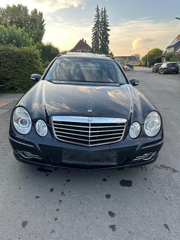 Blau Gebraucht 2003 Mercedes E270 Kombi | 1.900 € (Guter Preis) - Bild 1/4
