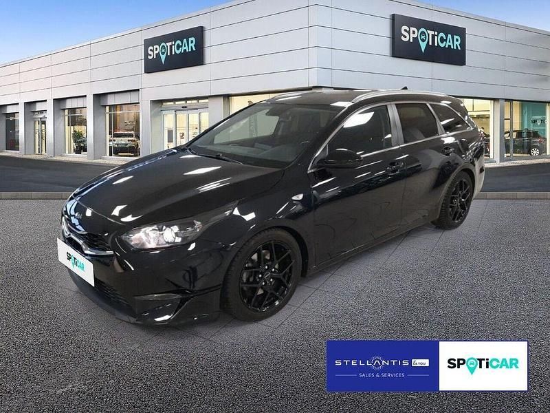 Gebraucht Kia Ceed 160 PS (117 kW) 2022 Schwarz Kleinwagen