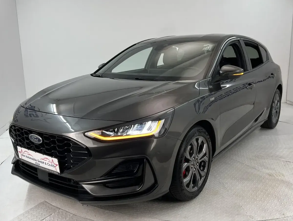 Gebraucht Ford Focus ST-Line 125 PS (91 kW) 2022 Grau Kleinwagen