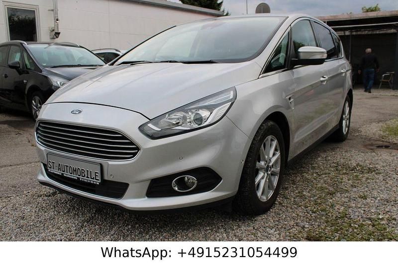 Silber Gebraucht 2016 Ford S-MAX Titanium Van / Kleinbus | 8.950 € (Superpreis) - Bild 1/4