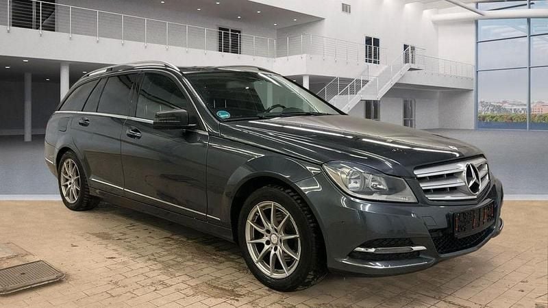 Gebraucht Mercedes C250 204 PS (150 kW) 2013 Grau Kombi
