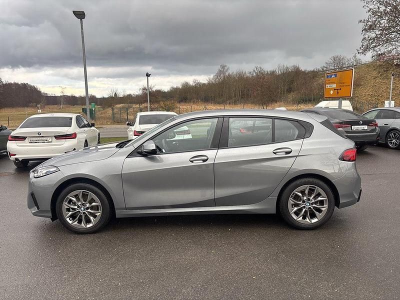 Gebraucht BMW 118 150 PS (110 kW) 2025 Skyscraper grau Kleinwagen