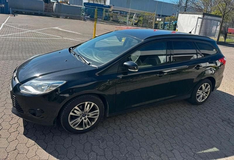 Second-hand Ford Focus 125 CP (91 kW) 2014 Negru Break