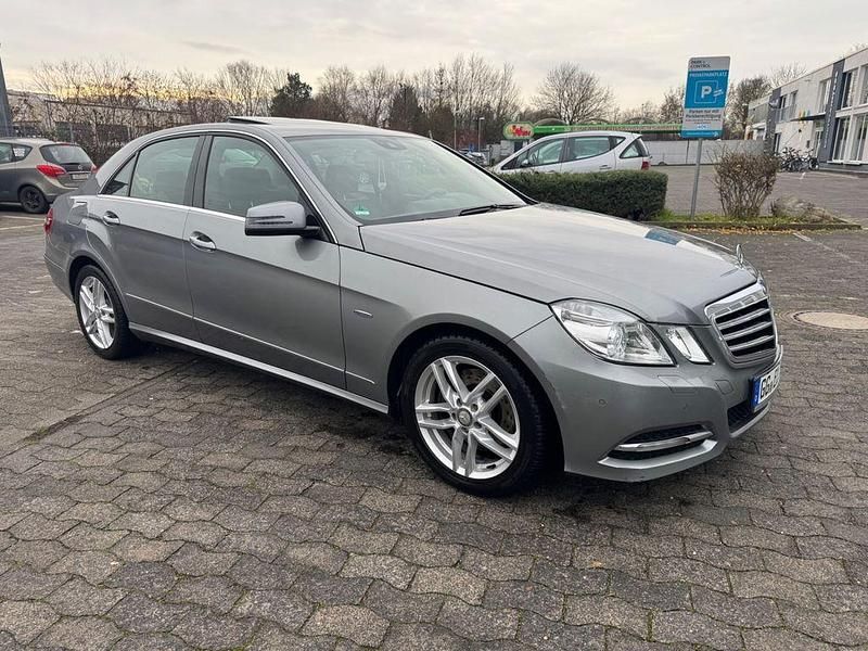 Gebraucht Mercedes E250 204 PS (150 kW) 2012 Grau Limousine