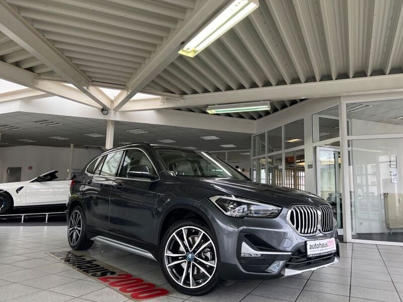 Grau Gebraucht 2021 BMW X1 xLine SUV | 32.450 € (Etwas zu teuer) - Bild 1/4