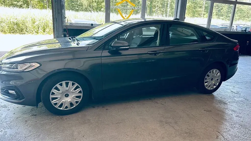 Gebraucht Ford Mondeo 150 PS (110 kW) 2020 Grau Limousine