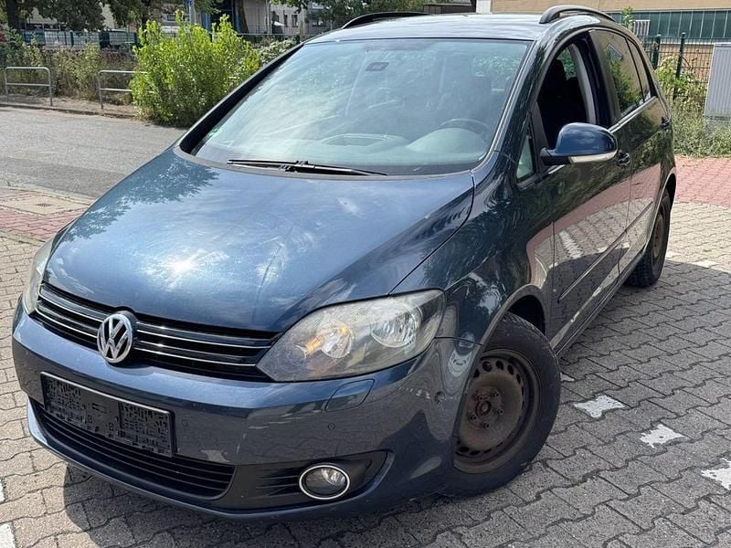 Blau Gebraucht 2010 VW Golf Team Limousine | 1.555 € (Superpreis) - Bild 1/4