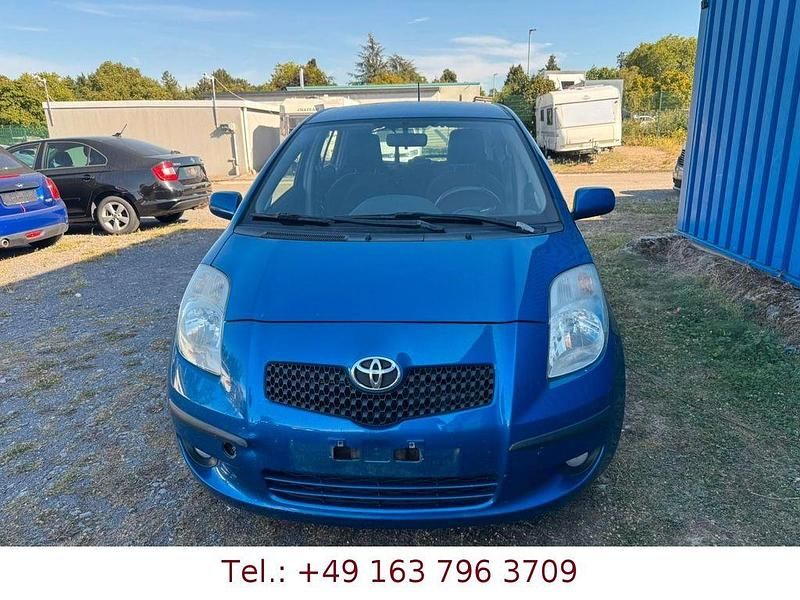 Blau Gebraucht 2008 Toyota Yaris Luna Limousine | 1.699 € (Superpreis) - Bild 1/4
