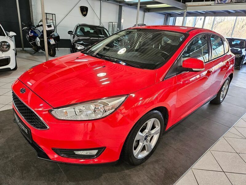 Rot Gebraucht 2015 Ford Focus Trend Limousine | 8.400 € (Fairer Preis) - Bild 1/4