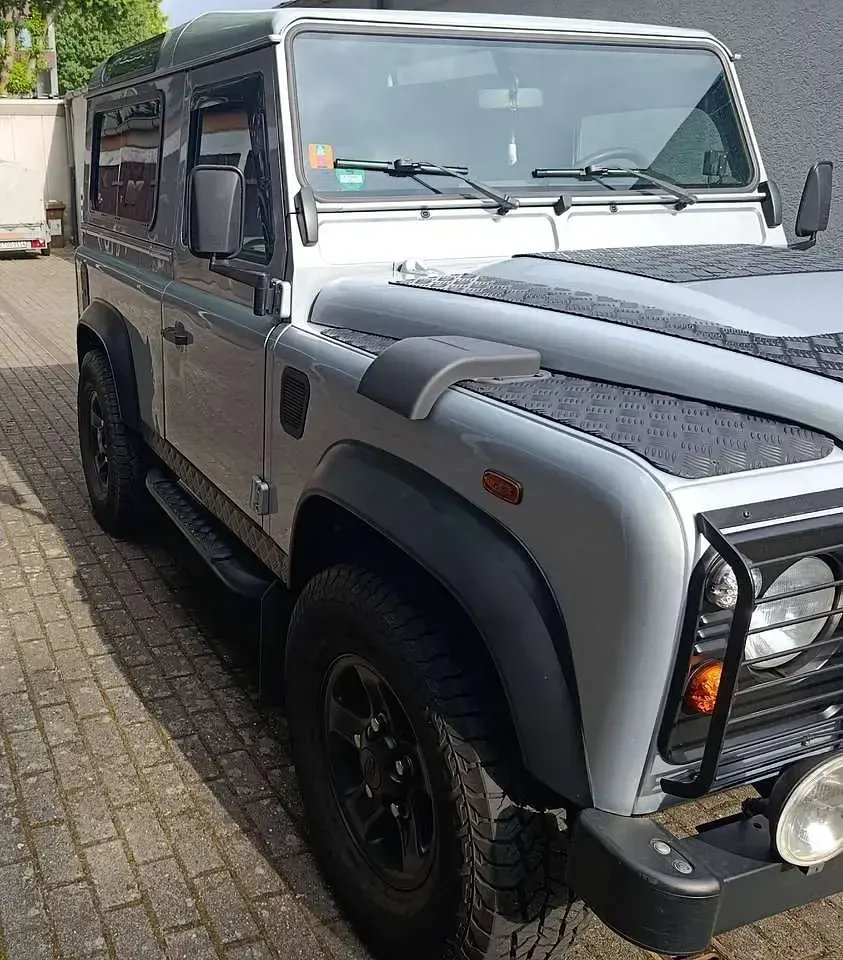 Gebraucht Land Rover Defender 122 PS (89 kW) 2008 Silber Kombi