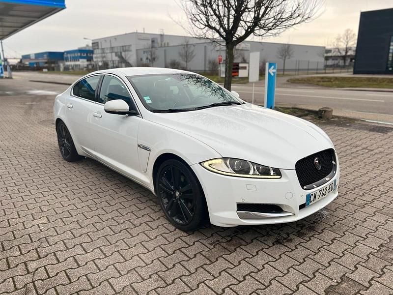Gebraucht Jaguar XF 190 PS (139 kW) 2012 Weiß Limousine