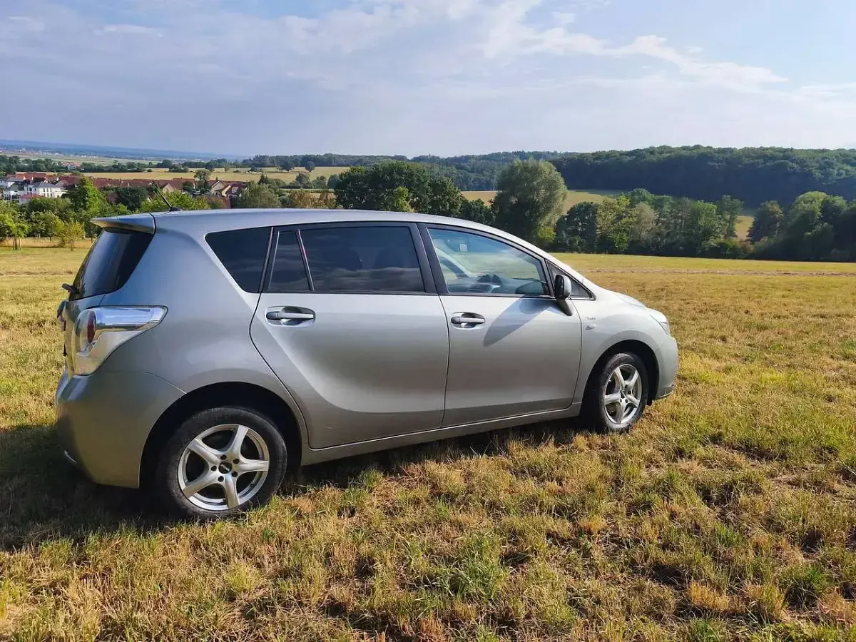 Gebraucht Toyota Verso Life 147 PS (108 kW) 2010 Van / Kleinbus