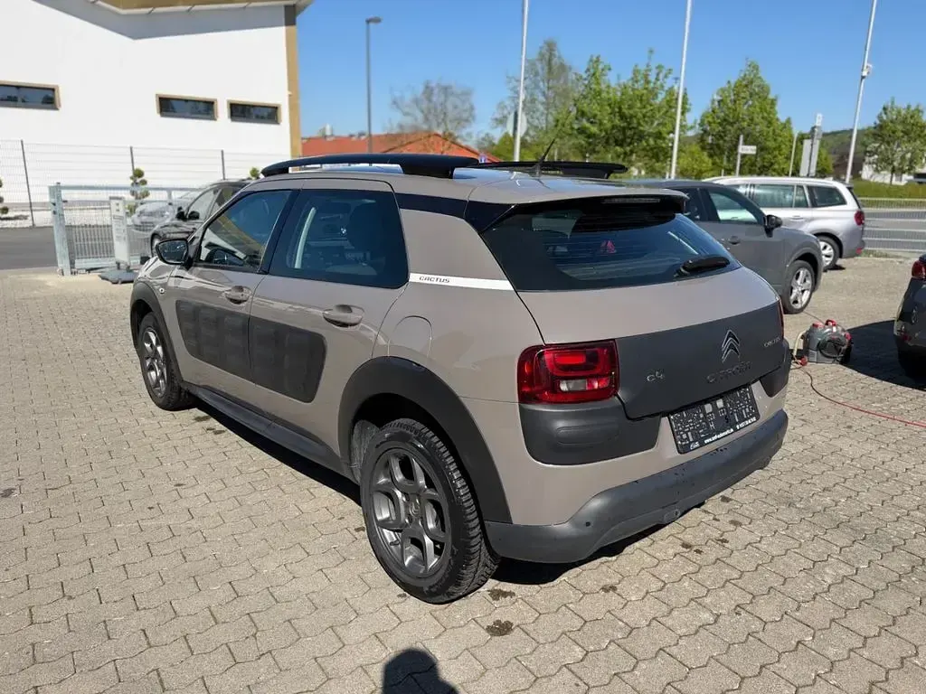 Gebraucht Citroën C4 SELECTION 82 PS (60 kW) 2016 Braun Limousine