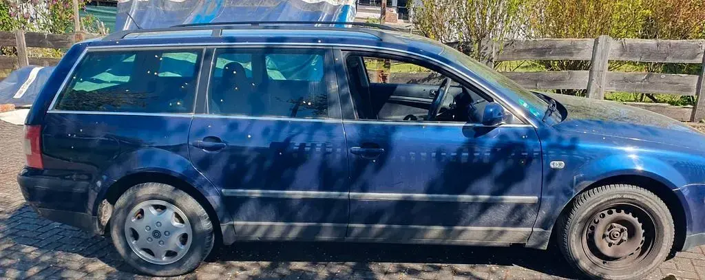 Usata VW Passat Comfortline 116 CV (85 kW) 2003 Blu Station wagon