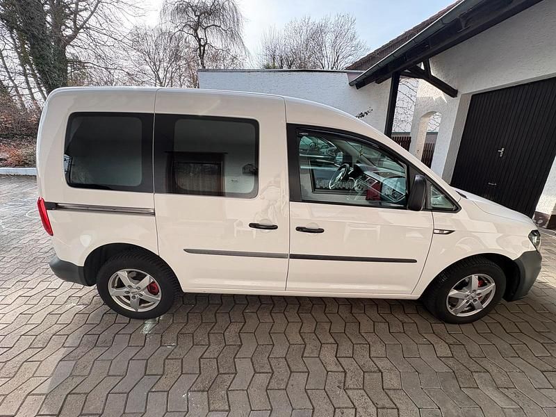 Gebraucht VW Caddy 105 PS (77 kW) 2018 Weiß Van / Kleinbus