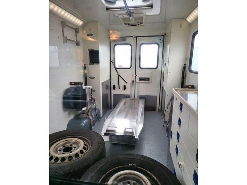 Second-hand Mercedes Sprinter 190 CP (139 kW) 2014 Alb Van