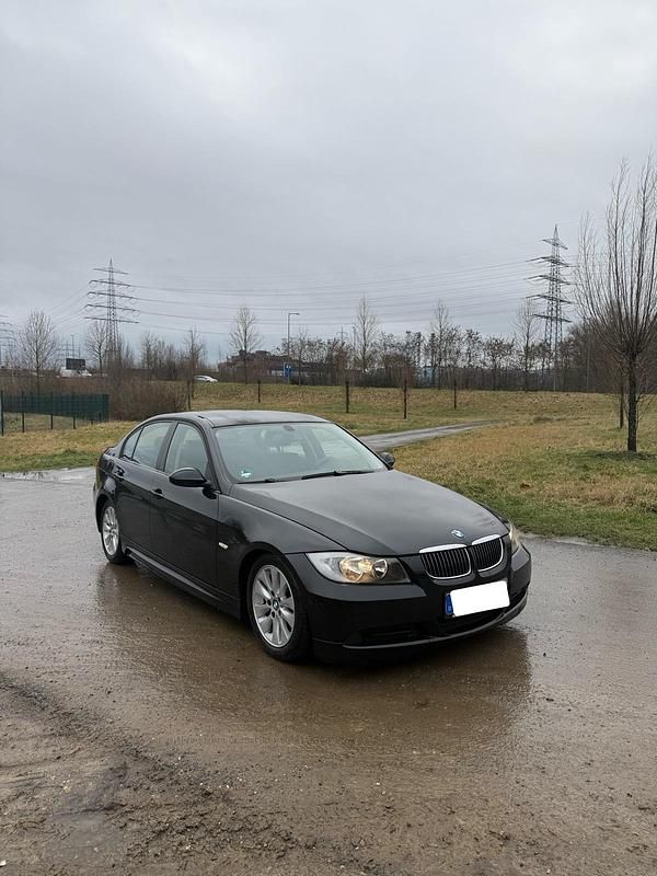 Schwarz Gebraucht 2006 BMW 318 Limousine | 1.500 € (Superpreis) - Bild 1/4