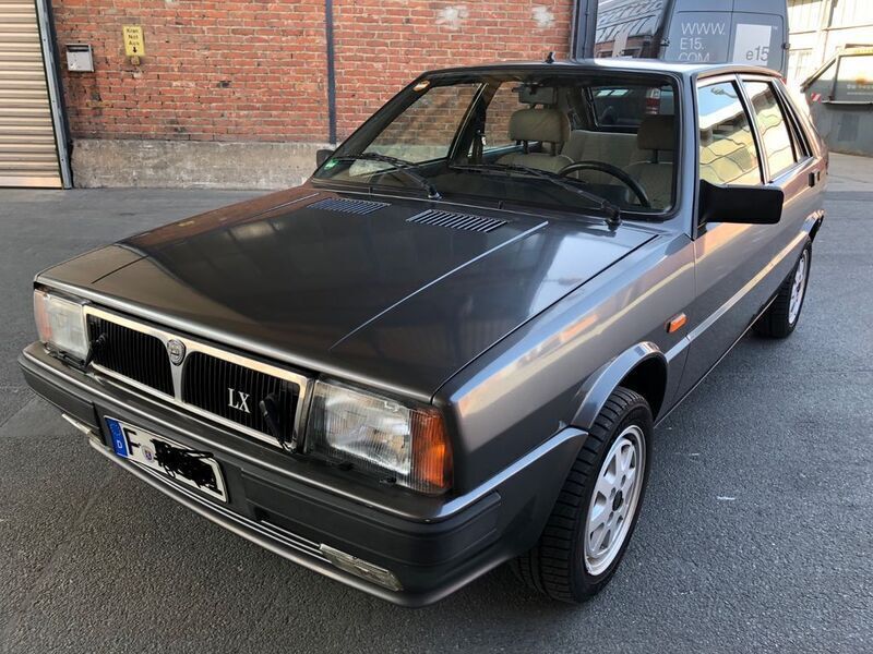 Grau Gebraucht 1988 Lancia Delta Limousine | 11.500 € - Bild 1/4