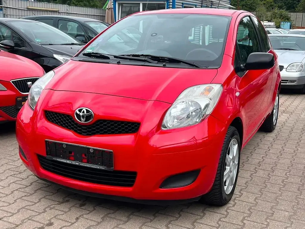 Gebraucht Toyota Yaris Cool 69 PS (50 kW) 2011 Rot Kleinwagen