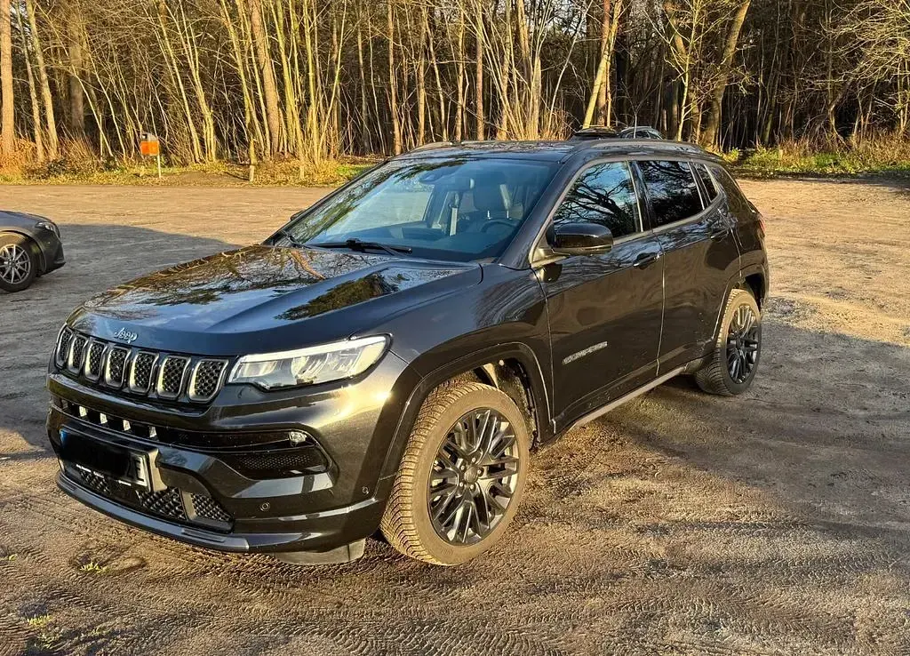 Second-hand Jeep Compass Summit 241 CP (177 kW) 2022 Negru SUV