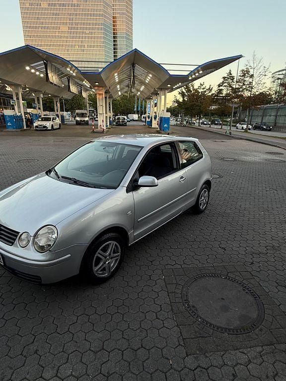 Silber Gebraucht 2004 VW Polo Basis Limousine | 500 € (Superpreis) - Bild 1/4