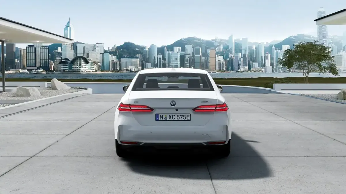 Neu BMW i5 Sport Line 250 kW (340 PS) 2026 Weiß Limousine