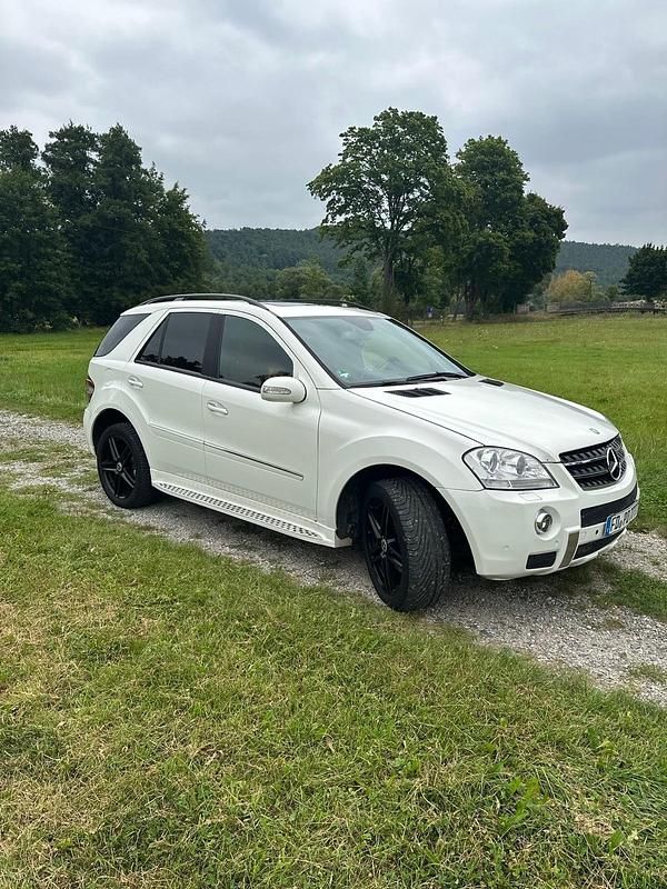 Weiß Gebraucht 2008 Mercedes ML280 SUV | 11.200 € (Teuer) - Bild 1/4