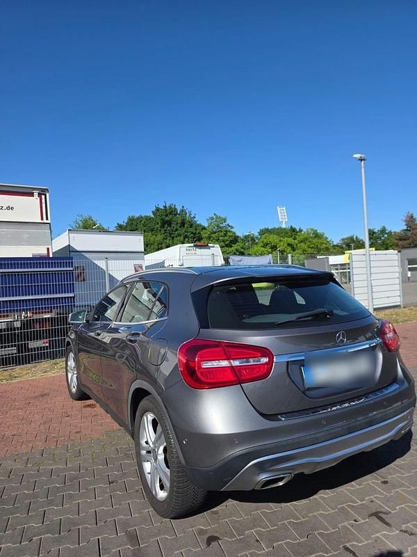 Gebraucht Mercedes GLA220 Edition 1 170 PS (125 kW) 2014 Grau SUV