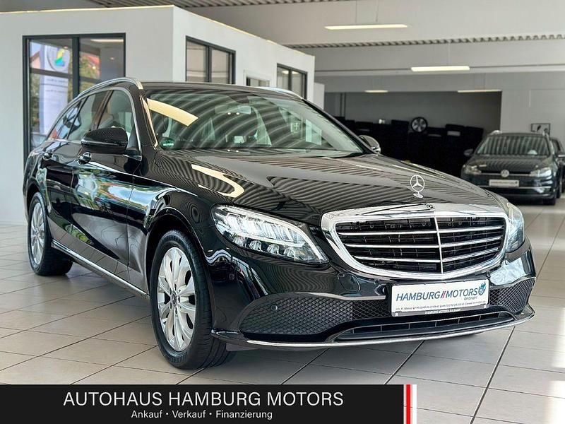 Schwarz Gebraucht 2018 Mercedes C200 Exclusive Limousine | 16.890 € (Etwas zu teuer) - Bild 1/4
