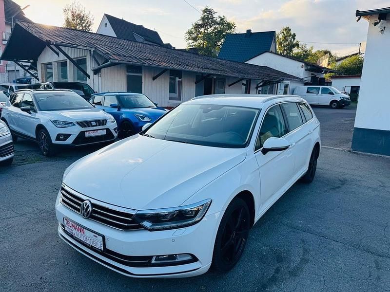 Weiß Gebraucht 2019 VW Passat Comfortline Kombi | 15.890 € (Fairer Preis) - Bild 1/4
