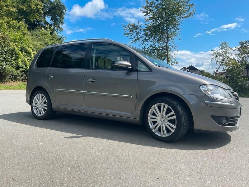 Gebraucht VW Touran 140 PS (102 kW) 2009 Grau Van / Kleinbus