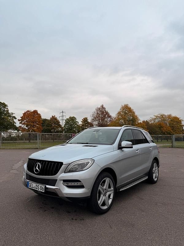 Gebraucht Mercedes ML350 258 PS (189 kW) 2012 Silber SUV