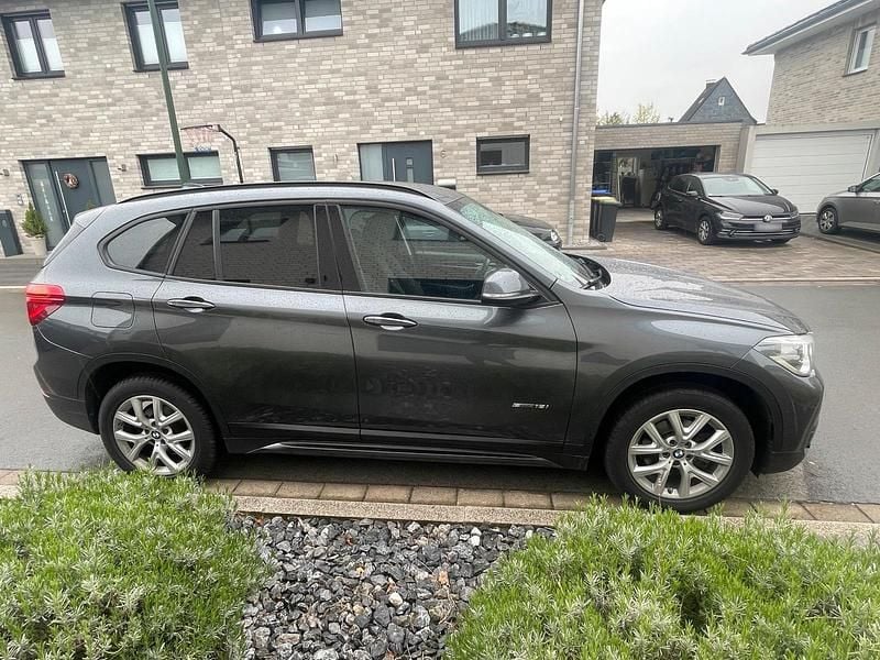 Gebraucht BMW X1 Sport Line 140 PS (102 kW) 2017 Grau SUV