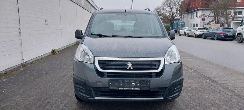 Gebraucht Peugeot Partner Tepee Active 120 PS (88 kW) 2016 Grau Van / Kleinbus
