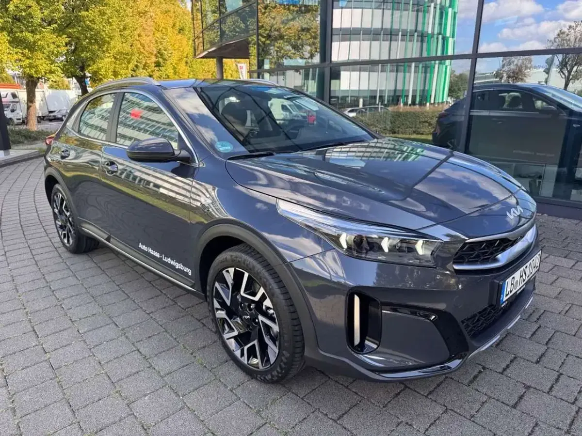 Używany Kia XCeed Vision 99 KM (72 kW) 2025 Szary SUV
